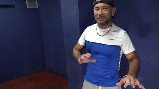 2862 STRAIGH BOY FUCKED RAW BY LATINO IN TOILETS