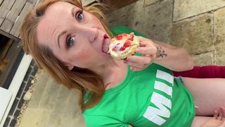 BRITISH CUM LOVING MILF COCK SUCKING FOR EXTRA CREAM