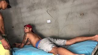 DANDO LEITE NA BOCA DO MOZAO - COPY