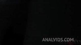 Gostosa trepa com melhor amigo do marido