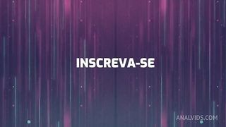 Na balada me troquei por balde de bebida