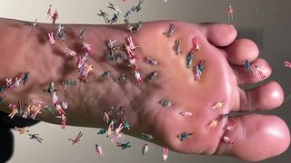 GIANTESS PINK FOXX SMASHES HER SUBS