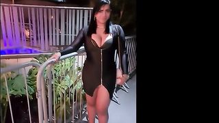 Na casa de swing com tanto tesao que fodi no GloryHole com varios desconhecido e acabei ficando cheia de porra na buceta