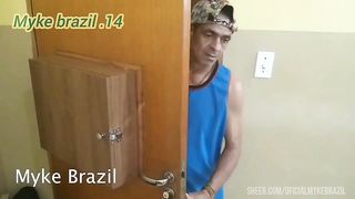 Eu fui em um hotel encontrar com uma acompanhante de luxo ela se chama Ariela Ferraz ela adora faser sex anal ela ficou comigo e com meu amigo ao mesmo tempo ela deu o cuzinho para me e para meu a