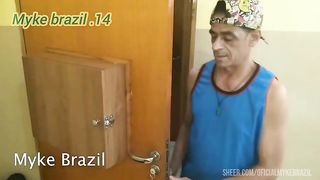 Eu fui em um hotel encontrar com uma acompanhante de luxo ela se chama Ariela Ferraz ela adora faser sex anal ela ficou comigo e com meu amigo ao mesmo tempo ela deu o cuzinho para me e para meu a