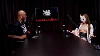 VICTORIA RUBRO NO BLACK ON FIRE COM SR. BLACK - COMPLETO (WATCH ON: SHEER/RED)