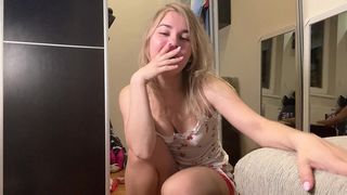 DO YOU LIKE SMALL STINKY GIRLS?