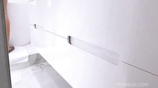 Stepson fucks his stepmom - he cums twice