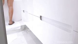 Stepson fucks his stepmom - he cums twice