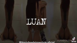 Dois meninos da favela me reconheceu e pediu pro corninho pra fuder comigo