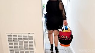 Big ass real estate agent doing home inspection For new client