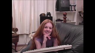 NICOLE SCOTT BIG TIT REDHEAD AMATEUR FUCKS HER HAIRY PUSSY