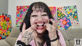 BIMBO CURVY GIRL MOUTH TONGUE FETISH