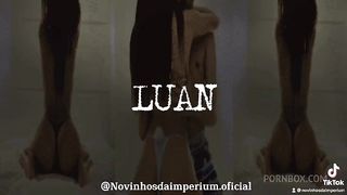 Fui na casa de swing briquei na glory hole e transei sem camisinha e gozaram dentro