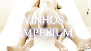 Fui na casa de swing briquei na glory hole e transei sem camisinha e gozaram dentro (part 2)