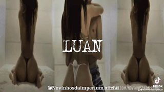 Fui na casa de swing briquei na glory hole e transei sem camisinha e gozaram dentro (part 2)