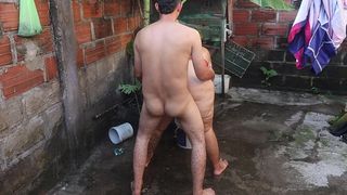 VECINO ENTRA AMI CASA Y ME MIRA EN EL JARDIN ESTO PASO PARTE 1/2