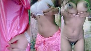 HOT VILLAGE GRIL SHOWER MOMENT