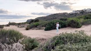 He helped me with my booty workout on the beach.. BG Sex Outdoor