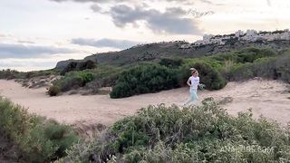 He helped me with my booty workout on the beach.. BG Sex Outdoor