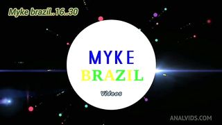 Arrumei uma mulher mascarada em uma pracinha e covidei ela para ir em um motel comigo e rolou um clima com sex vacinal e sex anal muito gostoso