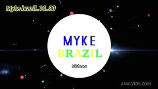 Arrumei uma mulher mascarada em uma pracinha e covidei ela para ir em um motel comigo e rolou um clima com sex vacinal e sex anal muito gostoso