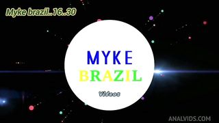 Arrumei uma mulher mascarada em uma pracinha e covidei ela para ir em um motel comigo e rolou um clima com sex vacinal e sex anal muito gostoso