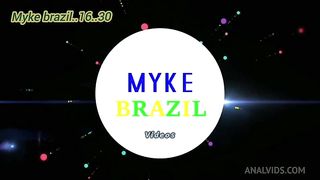 Arrumei uma mulher mascarada em uma pracinha e covidei ela para ir em um motel comigo e rolou um clima com sex vacinal e sex anal muito gostoso