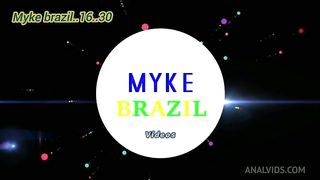 Arrumei uma mulher mascarada em uma pracinha e covidei ela para ir em um motel comigo e rolou um clima com sex vacinal e sex anal muito gostoso