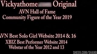 Chesty Queen Vicky Vette Finger Fucks Her Meaty Pussy And Cums!