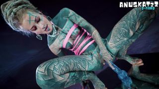 YOUR TRIPPY HIPPIE PLAYS WITH PIPPIE AND ANAL DILDO