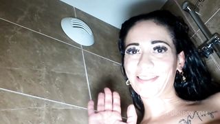 MORGAN_XX SHOWS HERSELF NAKED WHILE TAKING HER SHOWER, FOR THE PLEASURE OF YOUR EYES. AT KOKINOOS SPACE