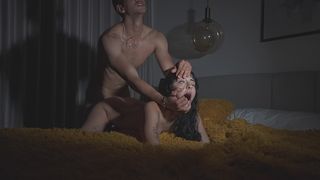 JOVEN COLOMBIANA ME DEMUESTRA TODO LO QUE SABE HACER EN LA CAMA