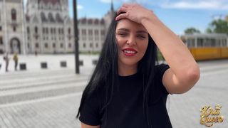 KIRA QUEEN GIVES HER FAN A BLOWJOB AND LETS HIM FUCK HER PUSSY!