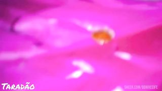 Socando no rabo da puta de quatro