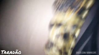 Socando no rabo da puta de quatro