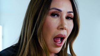 KIANNA DIOR PEEK A BOO FACIAL FEATURING JONNI DARKKO