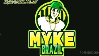 Levi a gostosa Julia fontanelli na minha casa ela estava com muita vontade de dar para me ela comessou a.me chupar na conzinha depois levei ela para o quarto e agente Transou bom gostoso