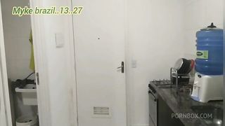 Levi a gostosa Julia fontanelli na minha casa ela estava com muita vontade de dar para me ela comessou a.me chupar na conzinha depois levei ela para o quarto e agente Transou bom gostoso