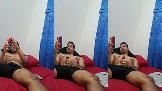 ME MASTURBO MI GRAN POLLA VIENDO LA FOTO DE MI VECINA QUE TIENE UN CULO DELICIOSO