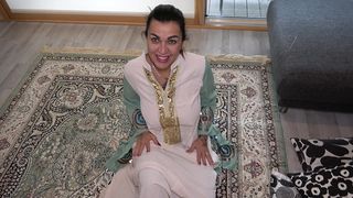 BIG ASS ARAB STEPMOM FUCKS HORNY STEPSON BEFORE HER HUSBAND COMES HOME