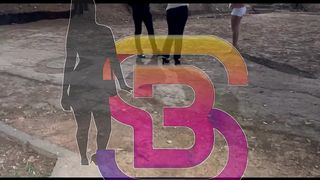 MAIS UM DIA EU SENDO PUTA DE CORNO NO GLORYHOLE - GOZEI NO PAU DELES E O CORNO SO GRAVANDO