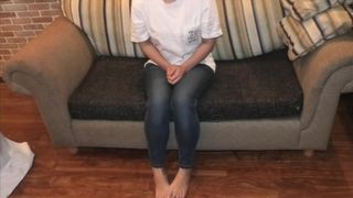 スキニージーパンでオナニーする女子◯生。
