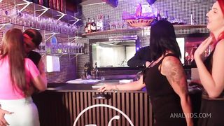 Aquela suruba no meio da festa