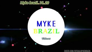 Eu fui na casa de uma amiga e acabou rolando um festinha com sex