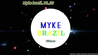 Eu fui na casa de uma amiga e acabou rolando um festinha com sex