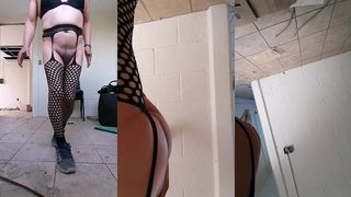 MART1332025 MODELO EN LA OFICINA