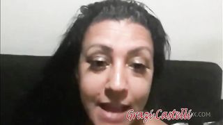 Chamei o cabeleireiro pra fazer meu cabelo, acabei fodendo com ele e ainda gozou em cima da minha bunda.