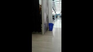 VIDEO NO PROVADOR DA LOJA - FUI FLAGRADA PROVANDO ROUPAS EM UMA LOJA,SEMPRE DEIXO A CORTINA ABERTA QUANDO TEM HOMENS PERTO,ADORO ME EXIBIR