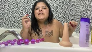 Fui gravar na hidro e pedi pro meu namorado colocar o plug no meu cuzinho - Mary Jhuana